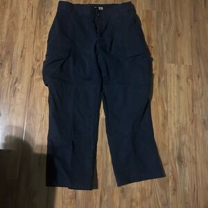 Women’s Navy Cargo capri